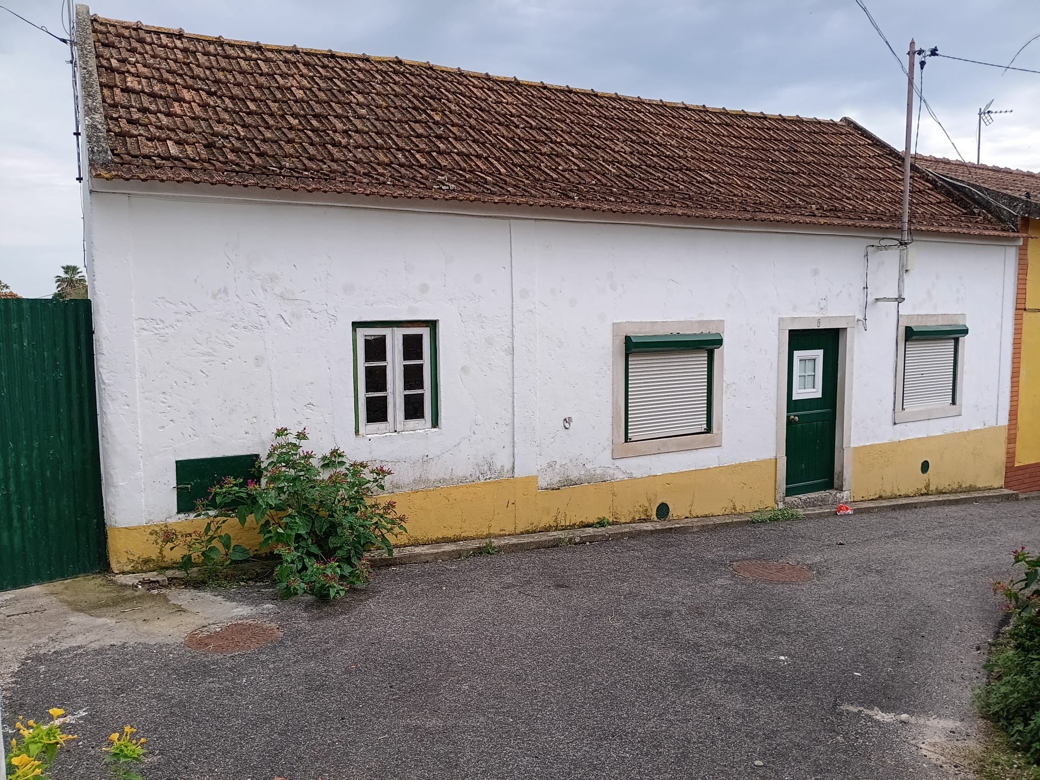 Moradia para Restaurar T2+1