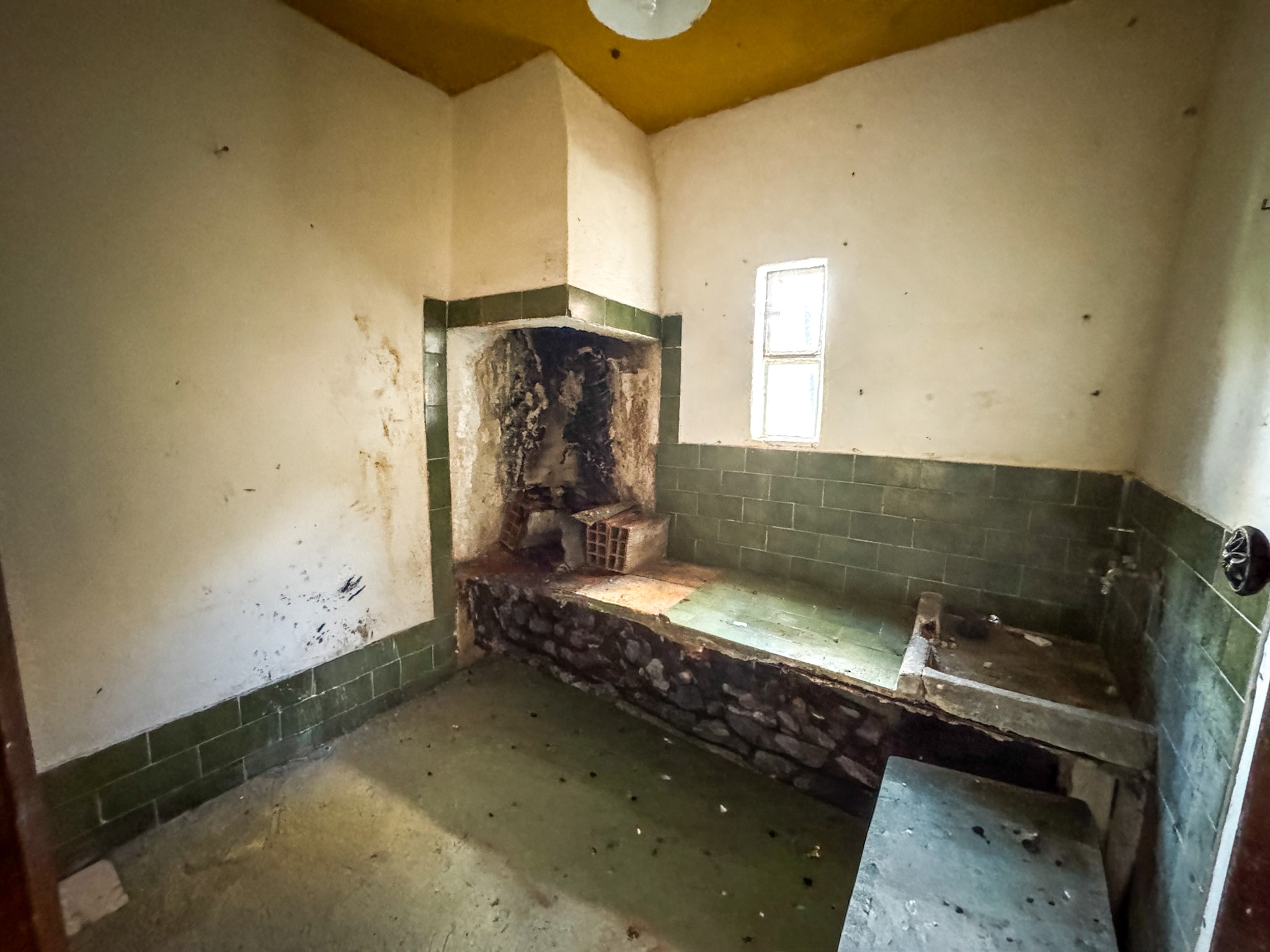 Moradia para Restaurar T2+1