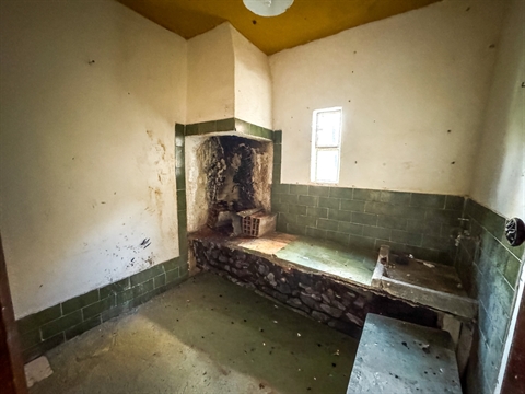 Moradia para Restaurar T2+1