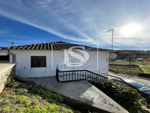 Moradia Geminada T4